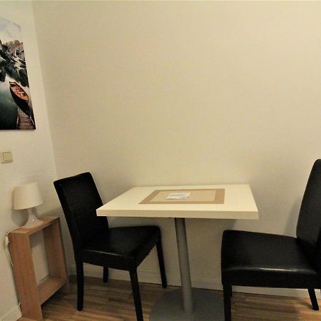 Small Studio Close To City Center Viena Exterior foto